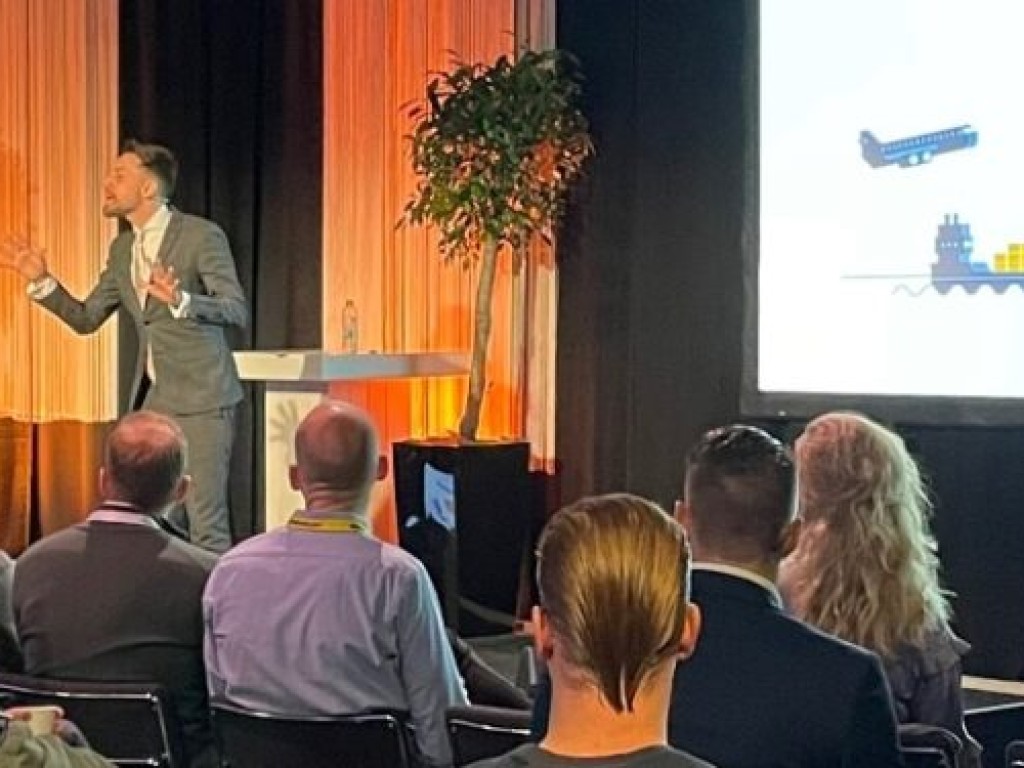 Kennis Theater tijdens ICT & Logistiek was groot succes