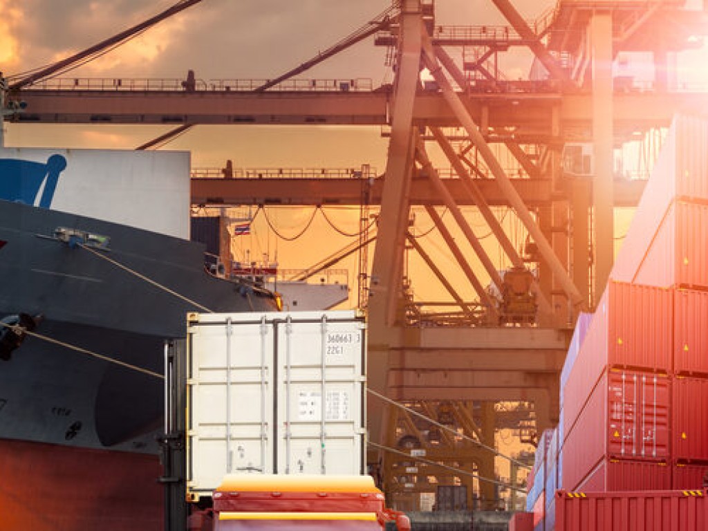 CO2REOPT (Coordination of Core European Supply Chains using Optimization)