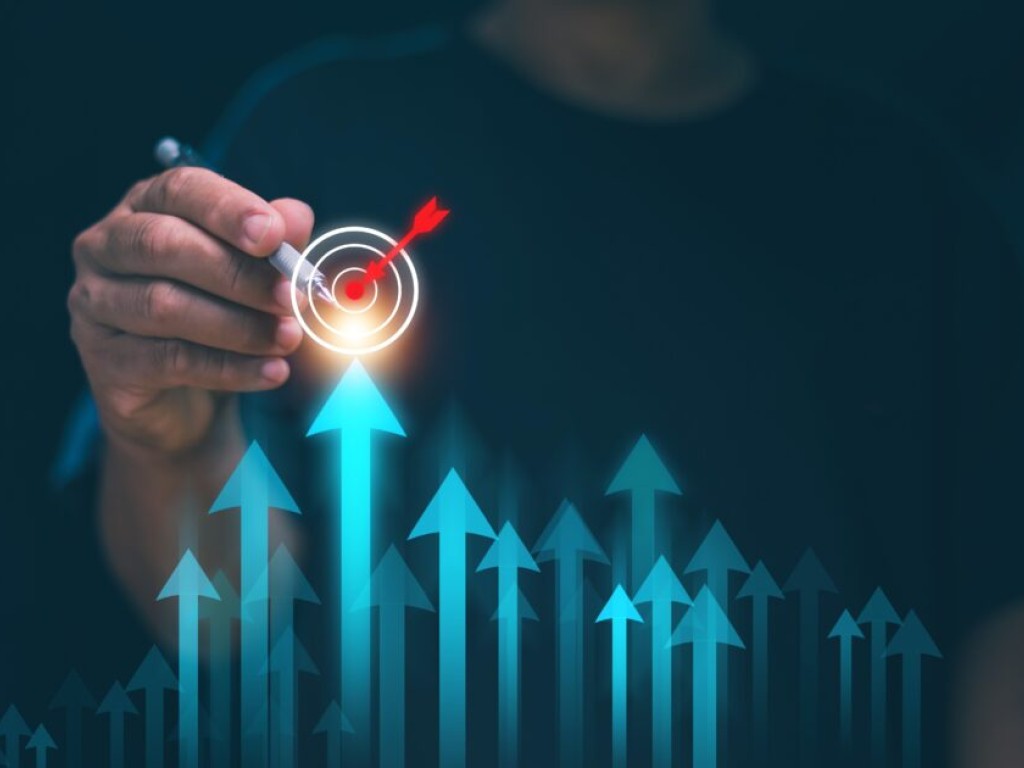 HOPE (Human-Centered Optimization for 	Supply Chain Excellence)