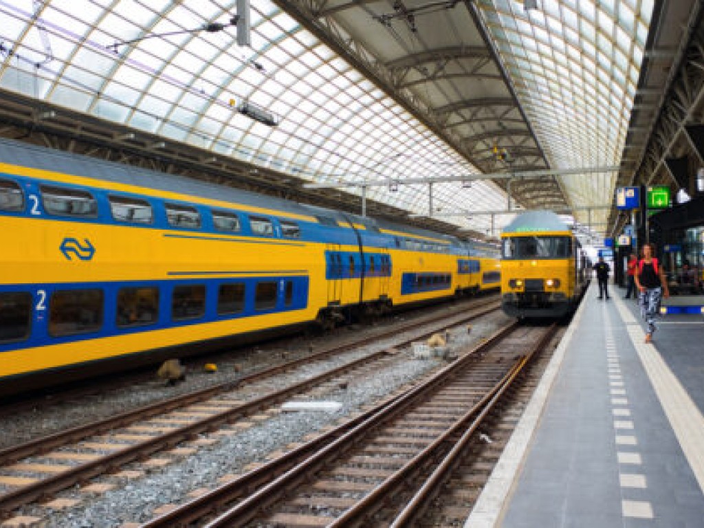 Improving the resilience of railway systems